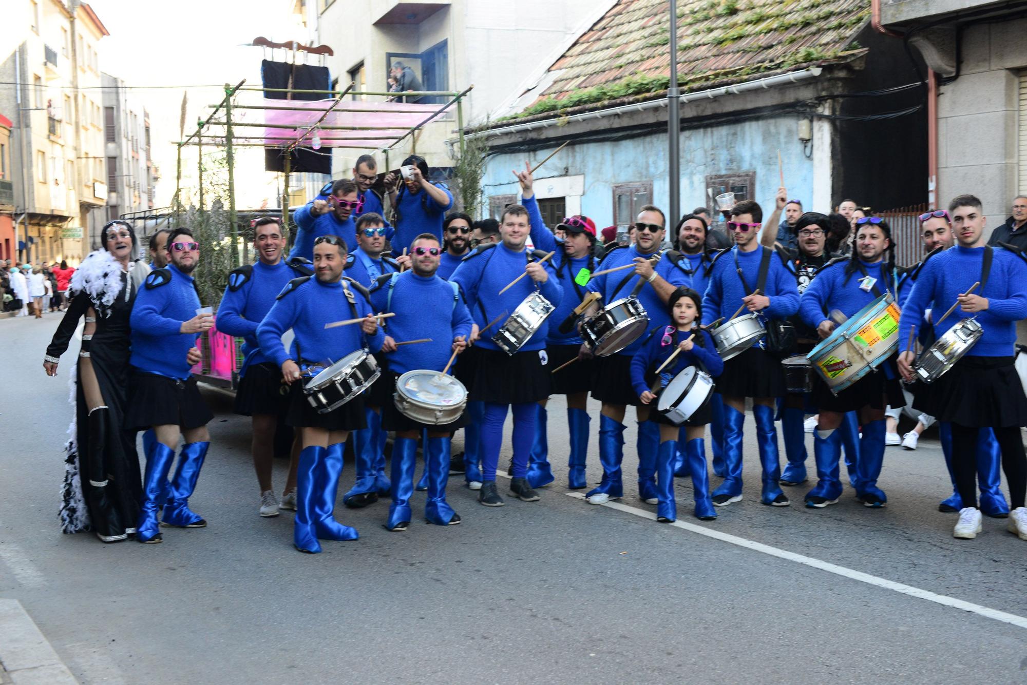 Moaña "llora" el fin del carnaval con el Enterro da Sardiña