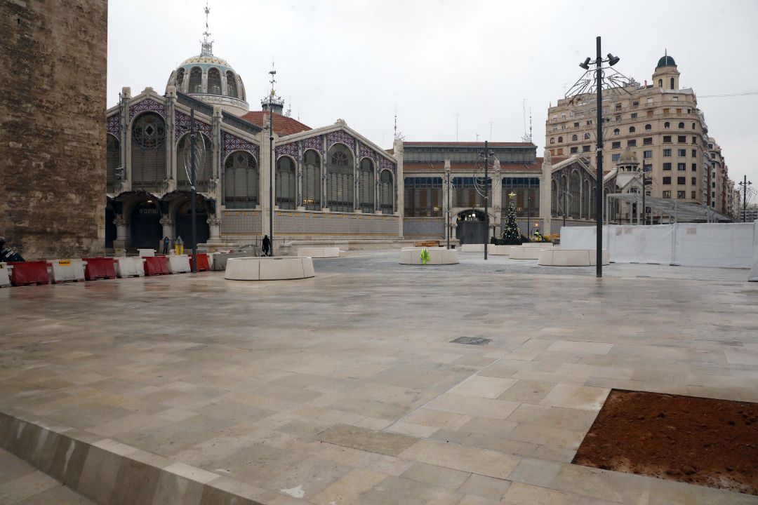 Inauguración de la Plaza de Brujas renovada tras las obras