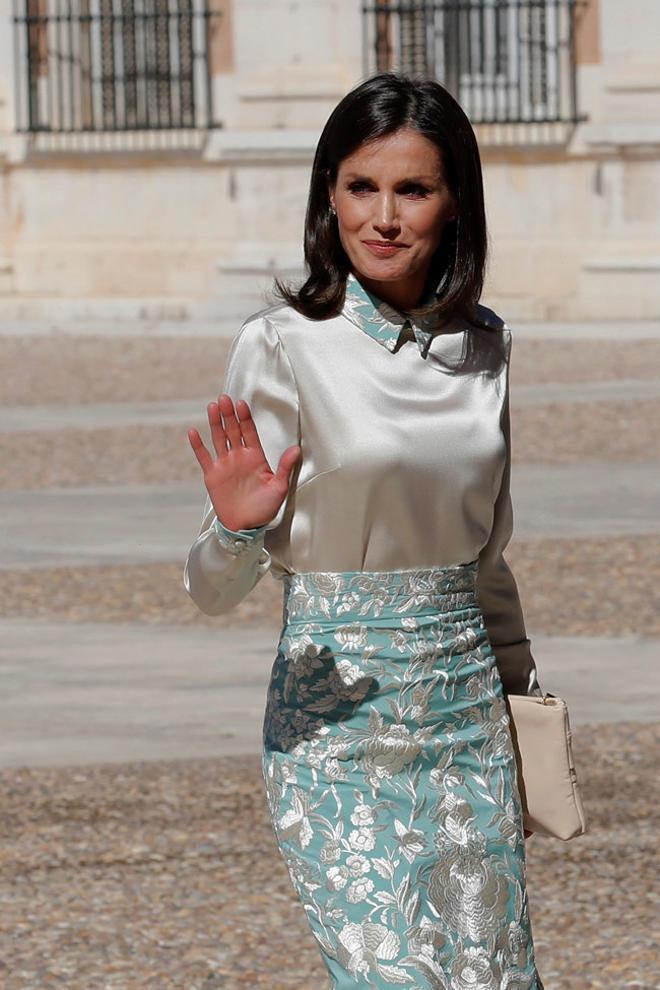 La reina Letizia dirigiéndose a la reunión anual del Patronato del Instituto Cervantes