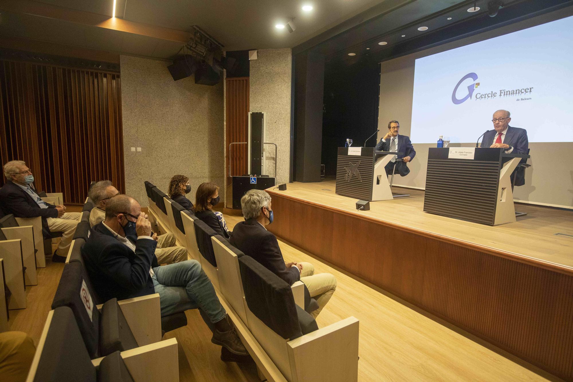 El economista Emilio Ontiveros da una conferencia en Palma
