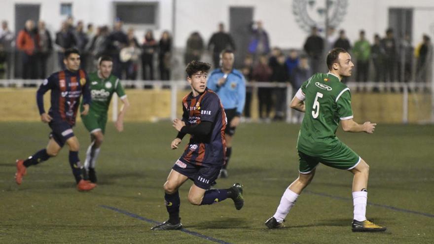 Su hermano Álvaro debuta en Tercera quince horas después del título