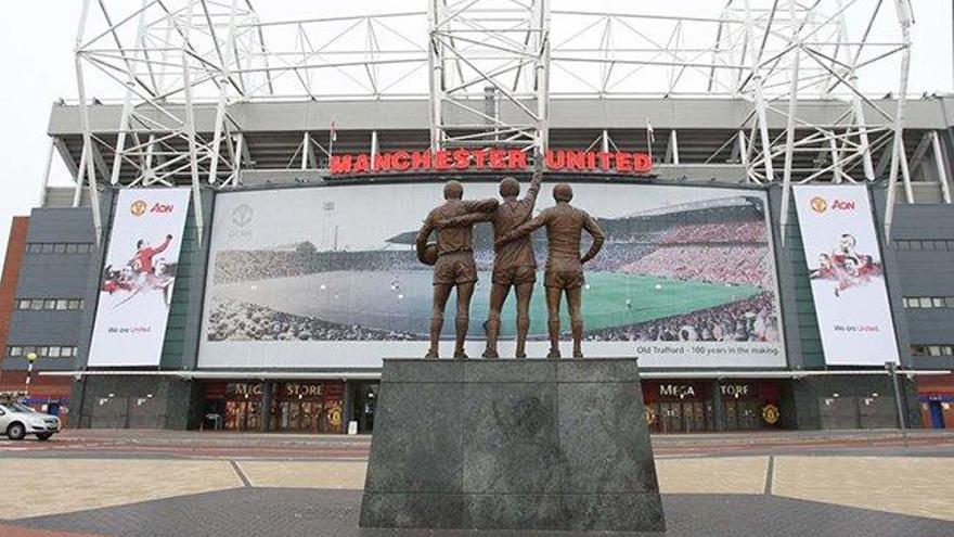 Vista exterior de Old Trafford.