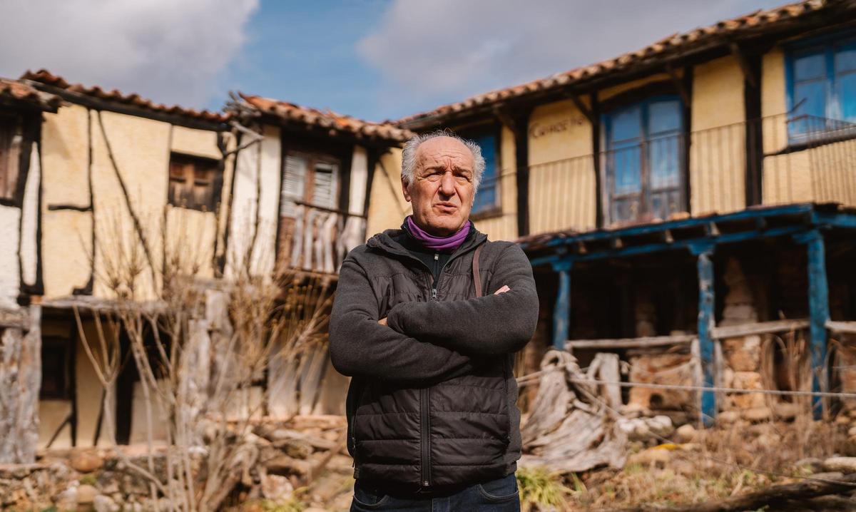El pueblo que construyó un hombre solo