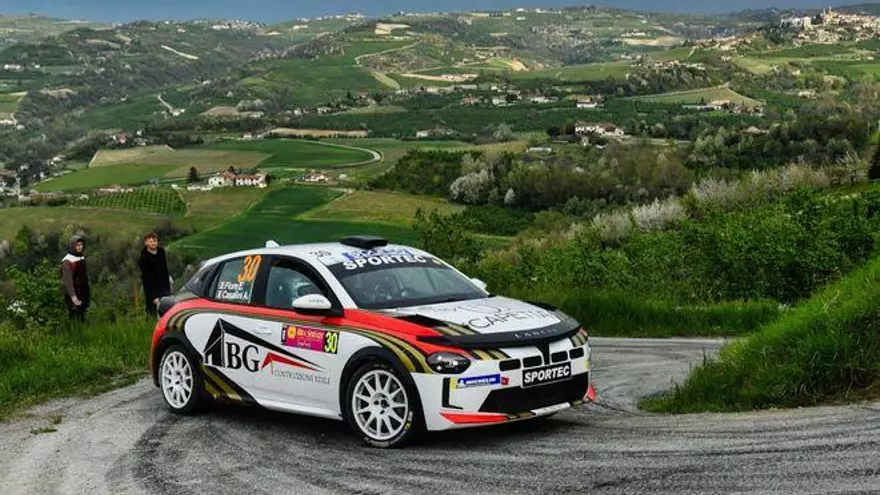 El Trofeo Lancia arranca con la fuerza de un elefante