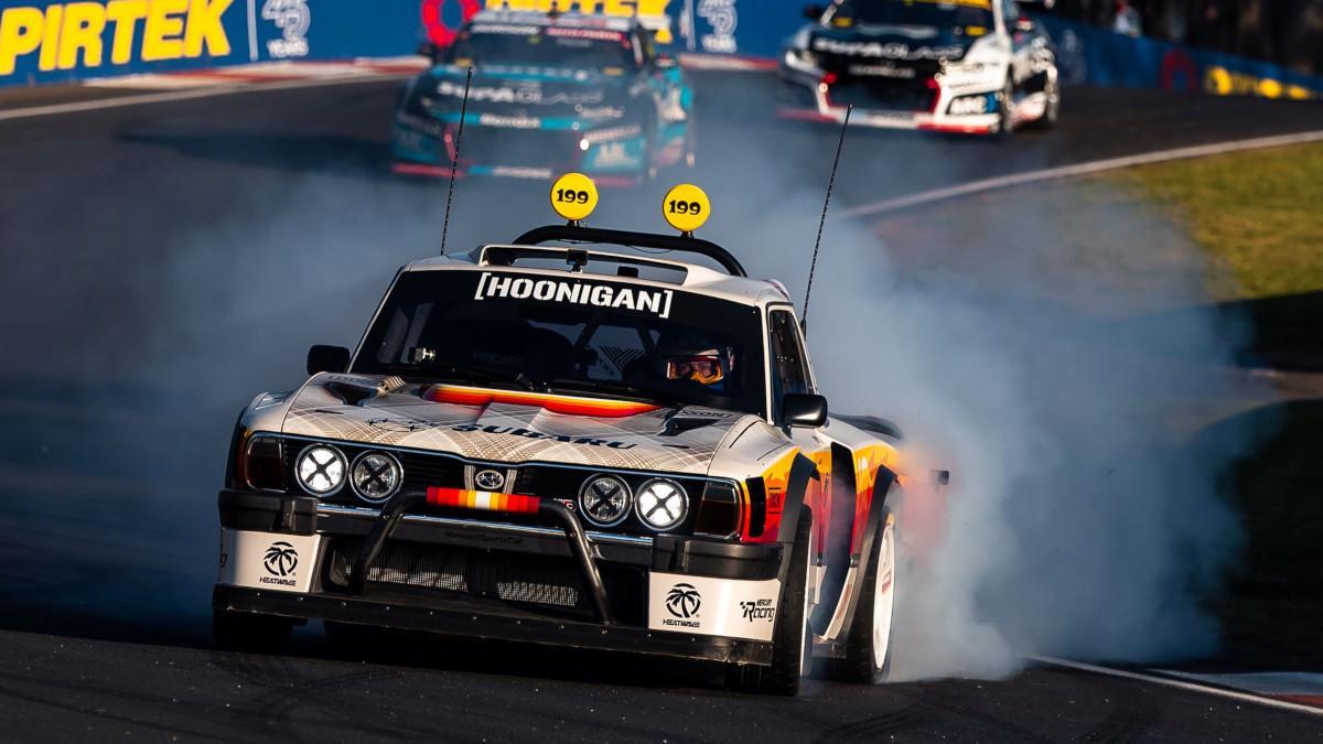 Gymkhana en Australia con Travis Pastrana en el Subaru Brataroo