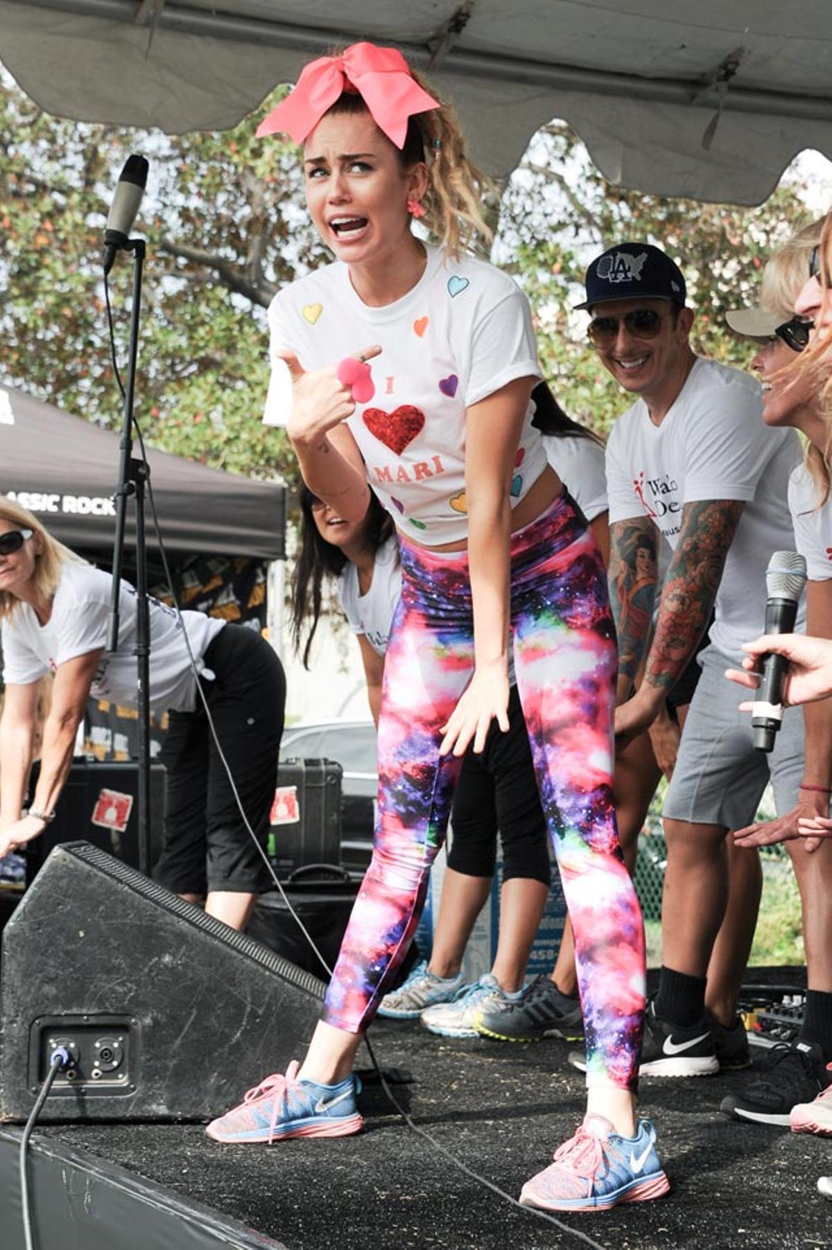 Miley Cyrus apoya la lucha contra la ELA. Miley Cyrus apoya la lucha contra la ELA.