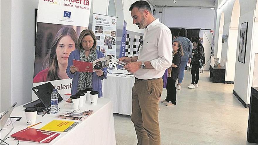 Fuster creará aulas de estudio para los jóvenes de Burriana