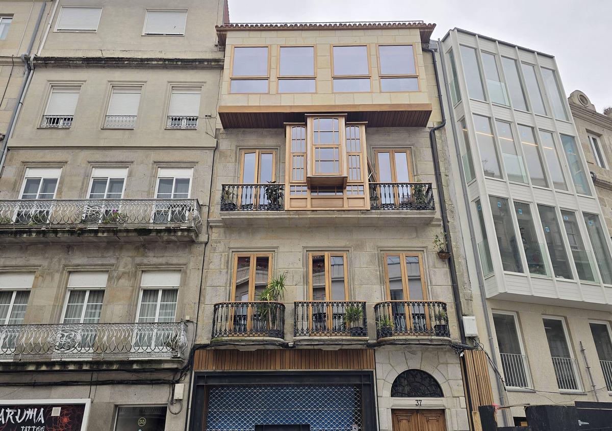 Edificio situado en la rúa Elduayen 37.
