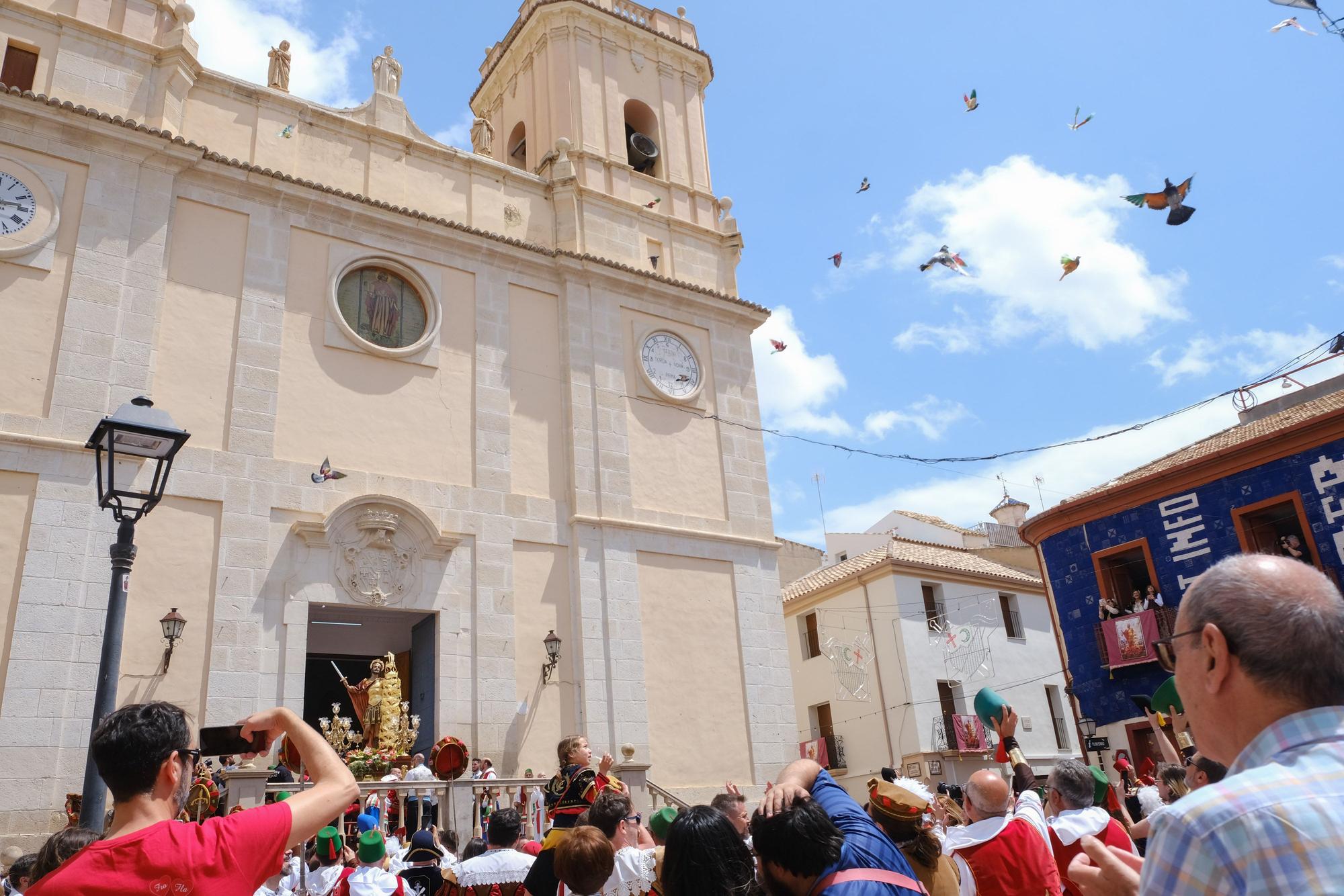 Así se ha vivido la bajada del Santo en las fiestas de Petrer