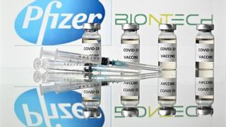 El Reino Unido da luz verde a la vacuna de Pfizer