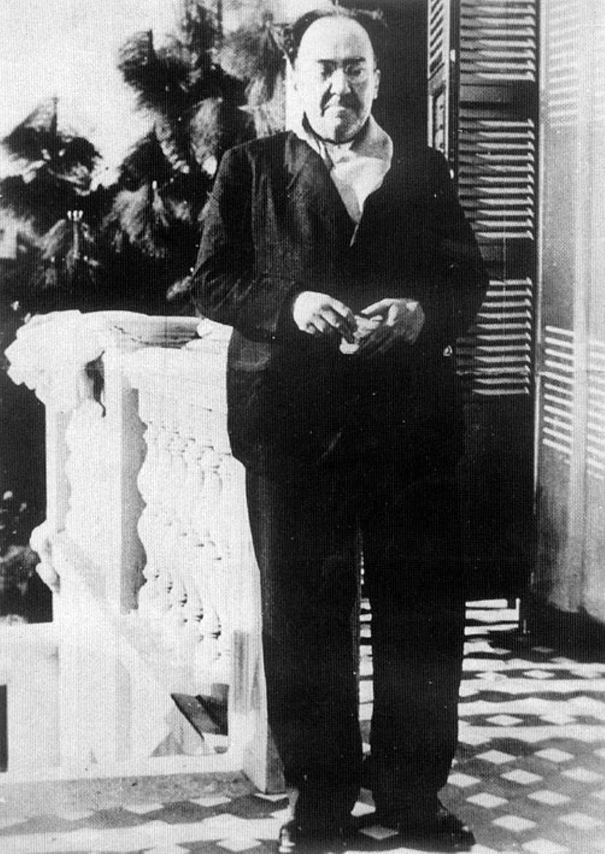 Una de las pocas imágenes que se conservan de Antonio Machado en Villa Amparo.