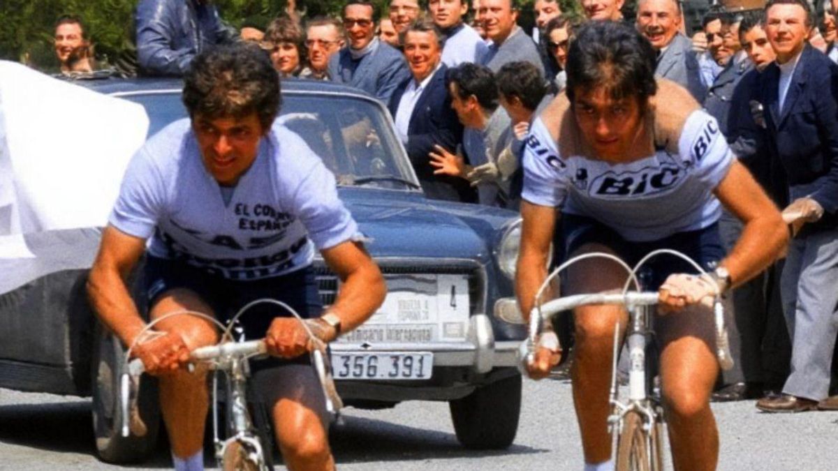 José Manuel Fuente, con Merckx a suizquierda.