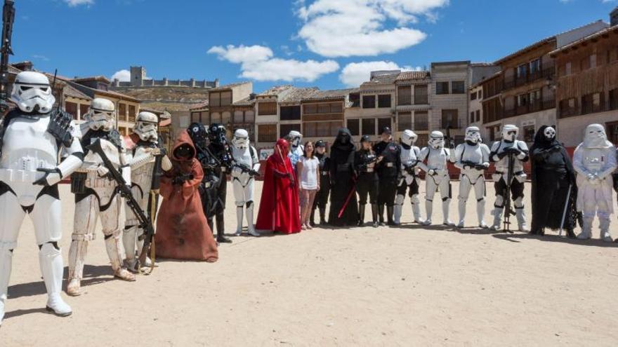 Las tropas imperiales de Star Wars participan en el Wine Festival en Peñafiel