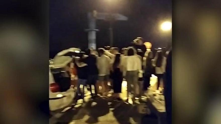 VÍDEO: Así fue el polémico botellón que congregó a varios jóvenes este fin de semana en Luanco