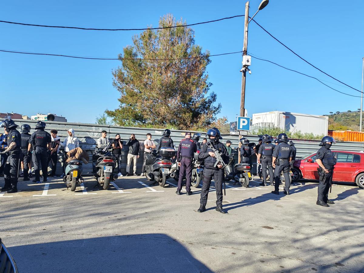 Operativo del Plan Kanpai de Mossos en Montcada i Reixac.