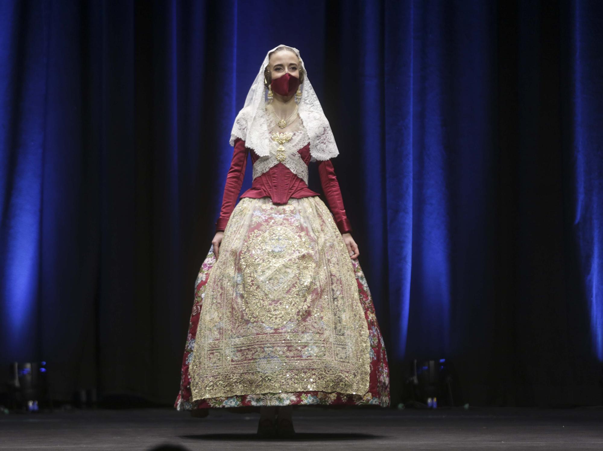 Tercer desfile de indumentaria tradicional Fallas Unesco (Tanda I)