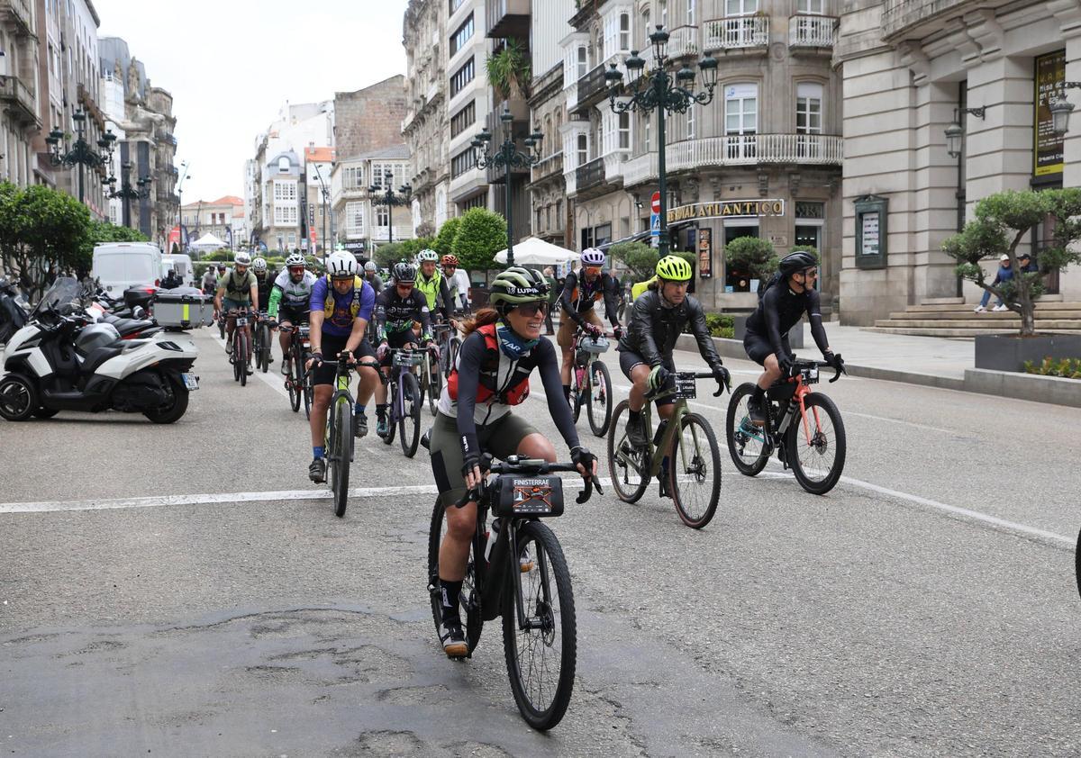 Salida de la carrera de ciclismo gravel Finisterrae