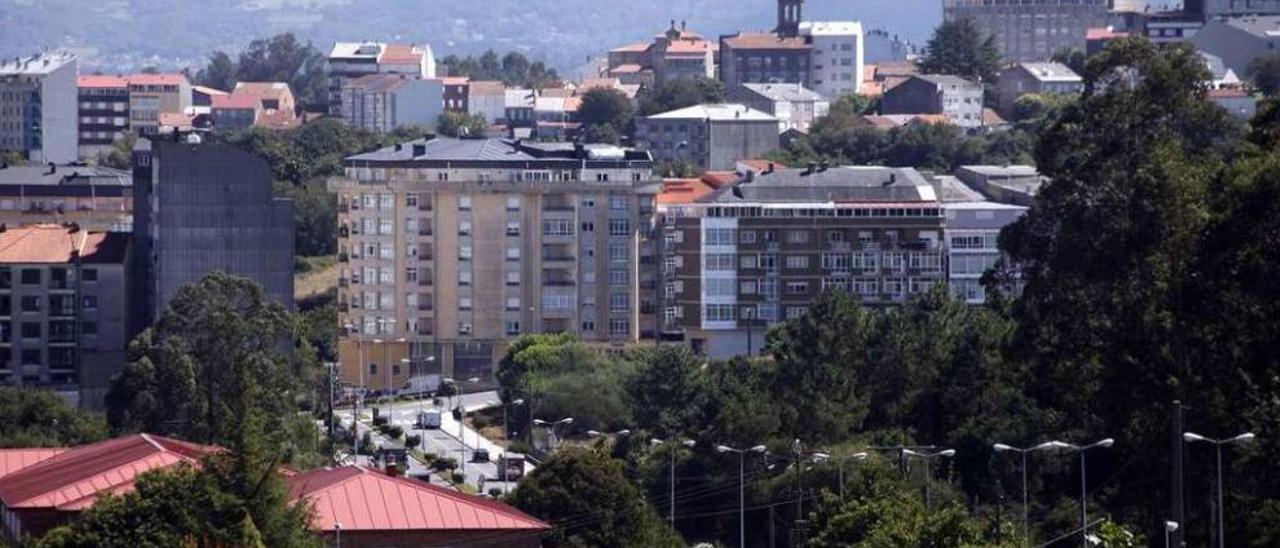 Vista de viviendas en el casco urbano de A Estrada. // Bernabé/Luismy