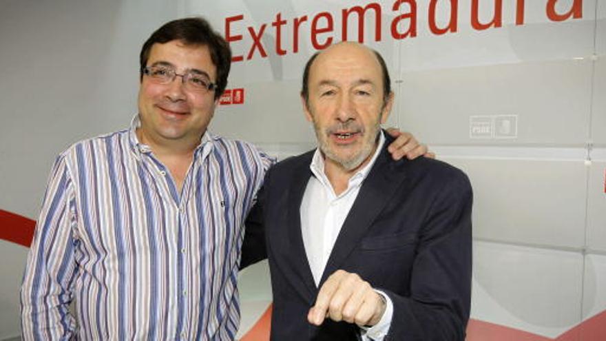 Alfredo Pérez Rubalcaba junto a Guillermo Fernández Vara.