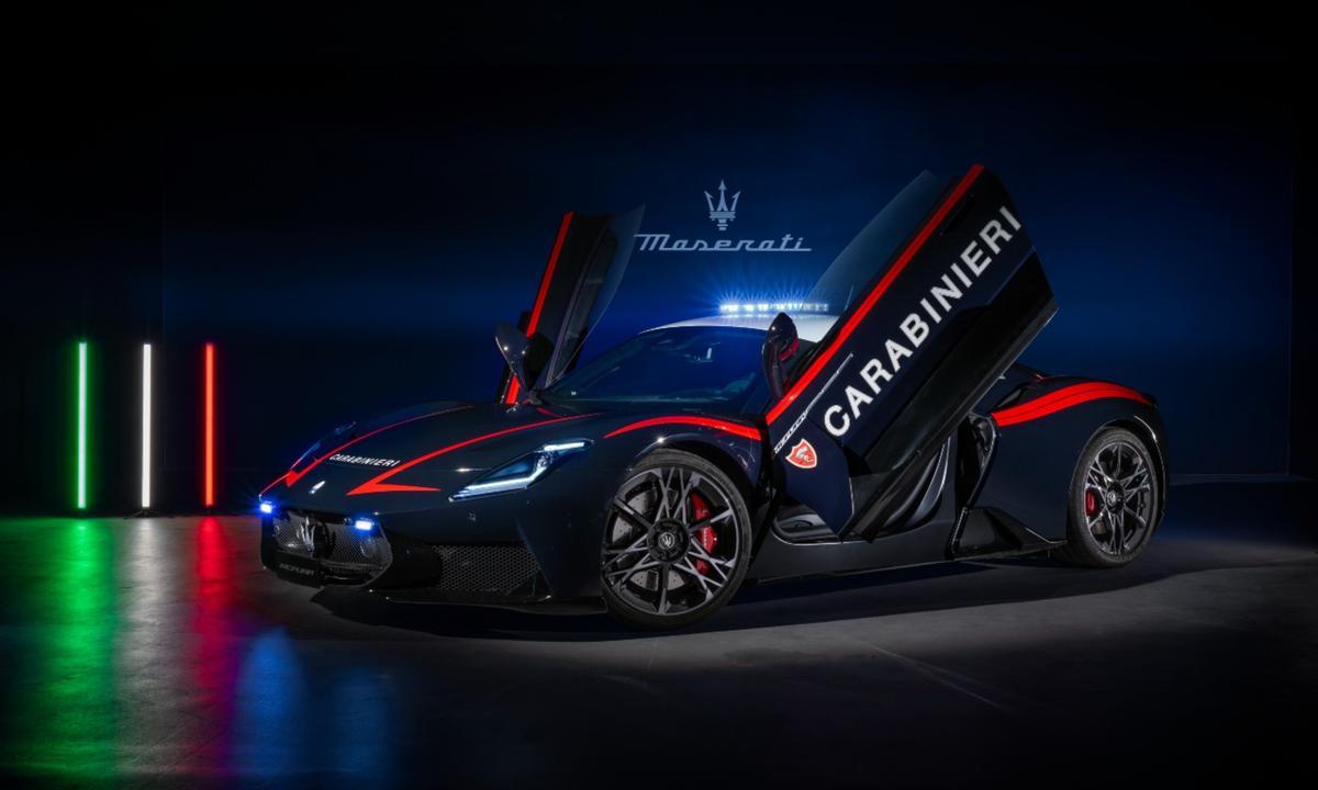 El Maserati de más de 600 CV que usa la policía italiana para transportar medicinas
