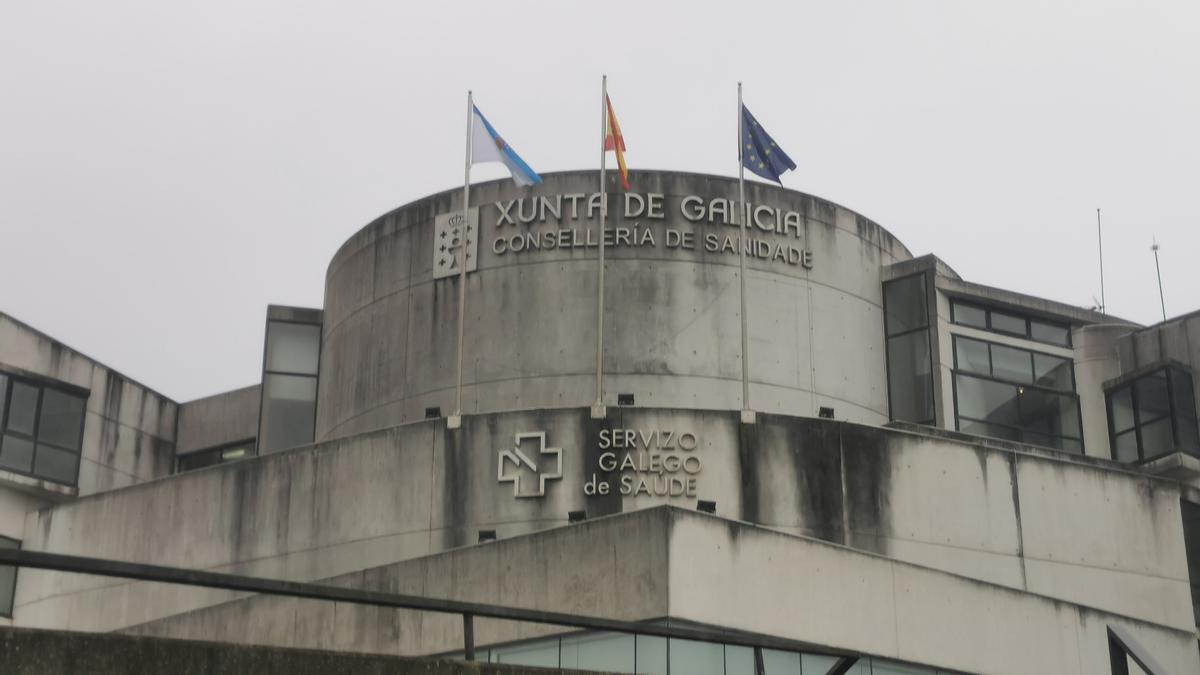 Edificio de la Consellería de Sanidade y Servizo Galego de Saúde (Sergas), en San Lázaro