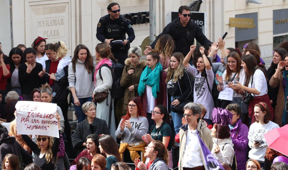 Concentración del 8-M en la plaza de la Constituci