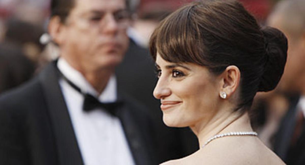 Penélope Cruz, a l’arribar al teatre Kodak de Los Angeles.