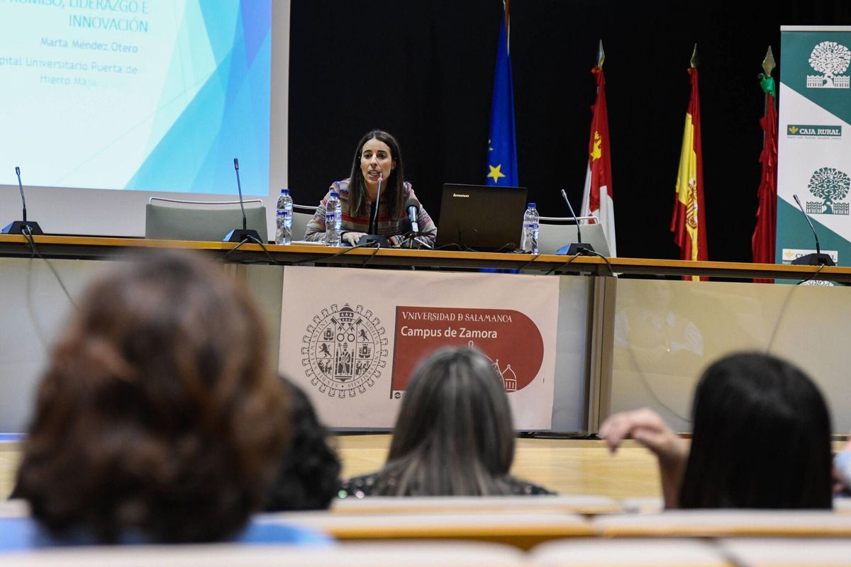 Info Salud de Caja Rural. Ponencia sobre la enfermería oncológica, con Marta Méndez.