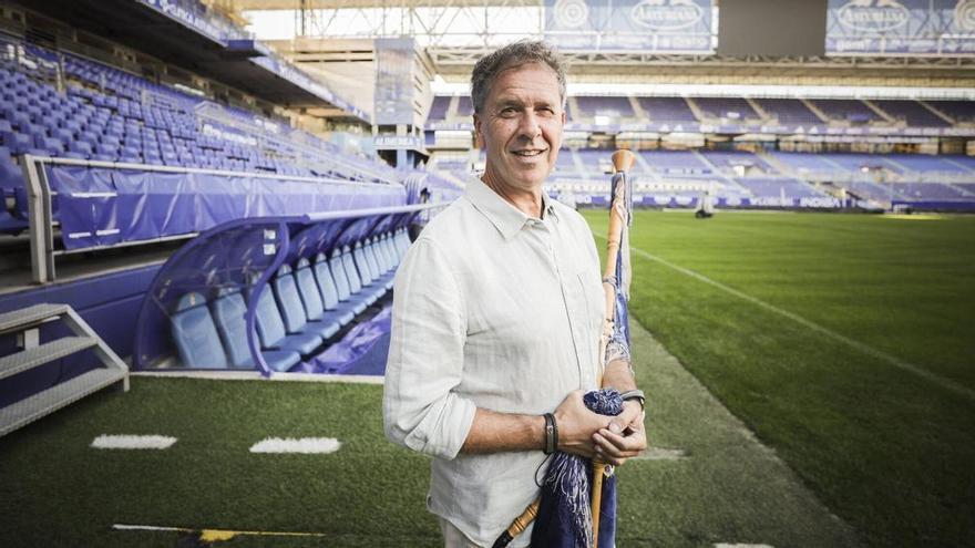 "Guti", el gaitero que pone música al derbi: "Uniremos el azul del Tartiere al negro y blanco del pueblo de Ceuta"