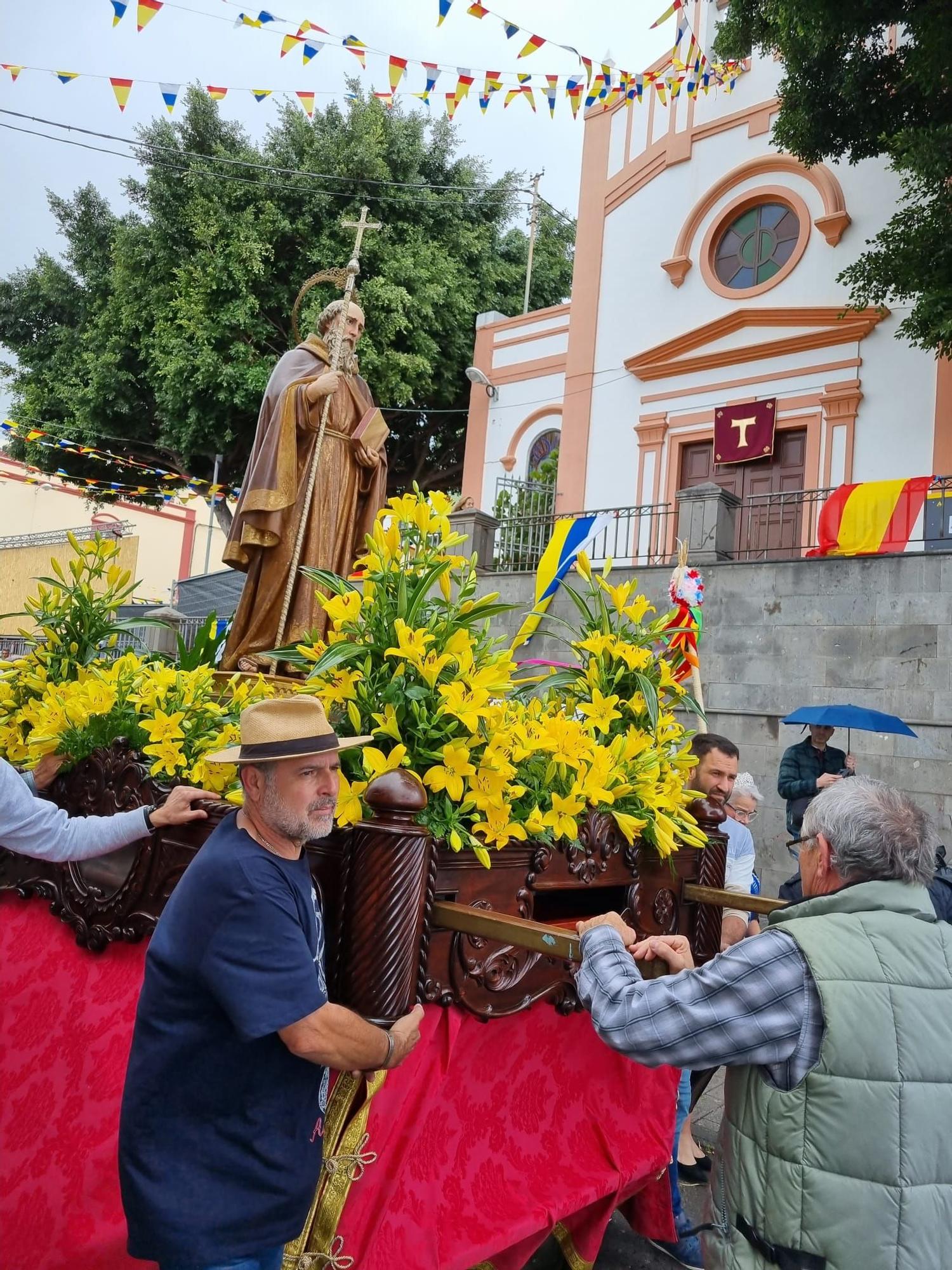 Procesión en honor a San Antonio Abad en Tamaraceite