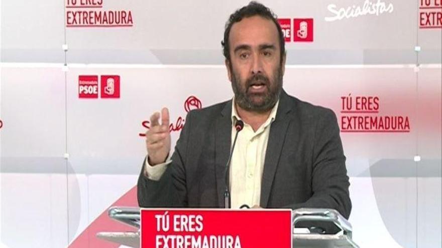 El PSOE pide a Podemos que explique &quot;a qué está jugando&quot; con los presupuestos extremeños