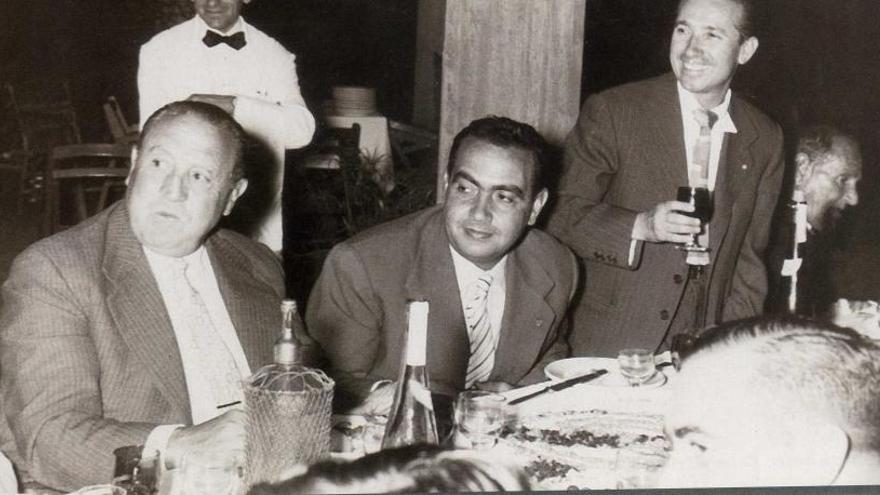 José Esquitino, junto al presidente del Real Madrid Santiago Bernabeu