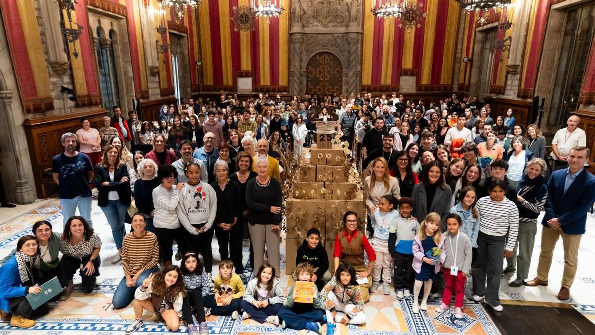Acto de bienvenido del nuevo curso 2025-26 en el Saló de Cent del Ayuntamiento de Barcelona.