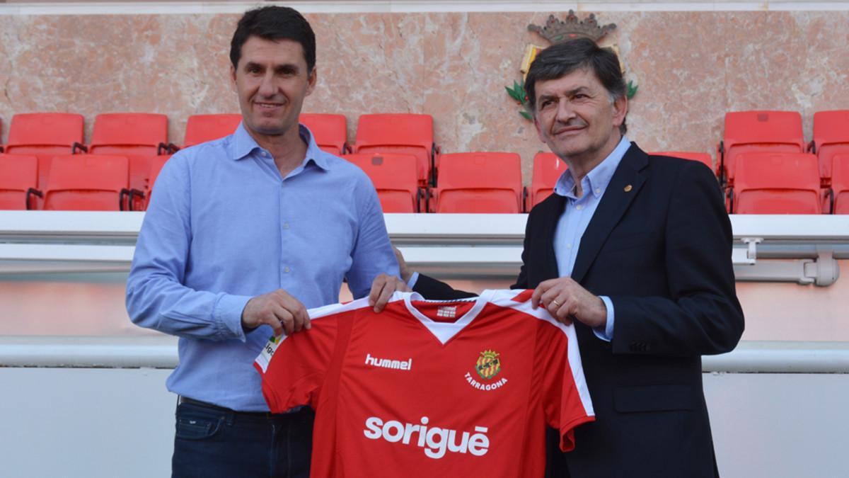 Gordillo, el día de su presentación, junto al presidente del Nàstic, Josep Maria Andreu