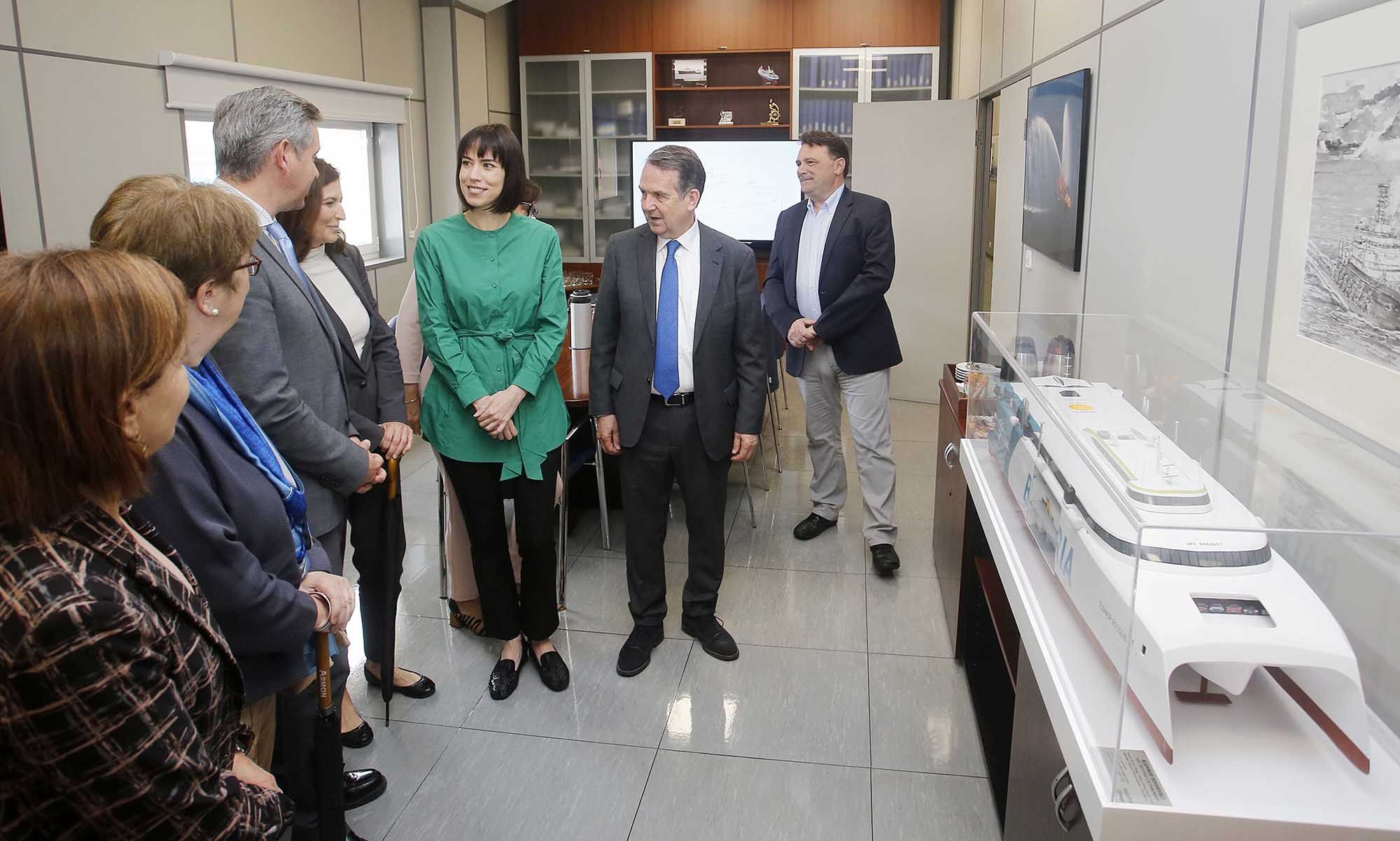 La ministra de Ciencia e Innovación, Diana Morant, en el astillero Armón