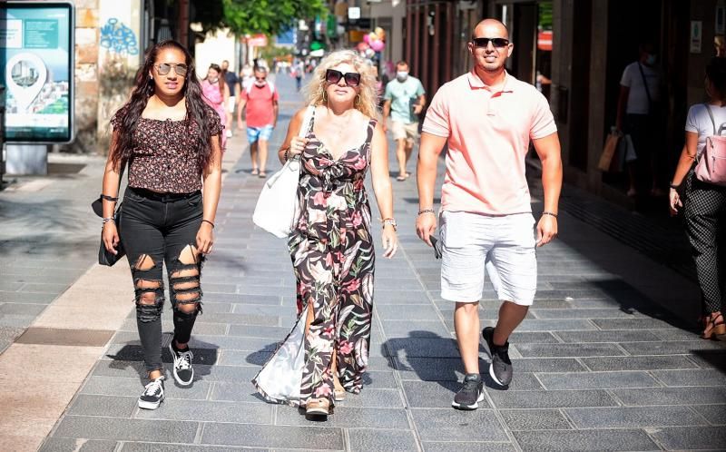 Primer día sin mascarilla en exteriores en Tenerife