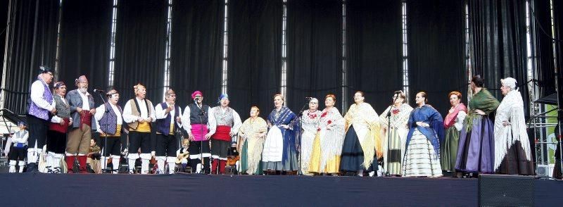 Jotas en la Plaza del Pilar.