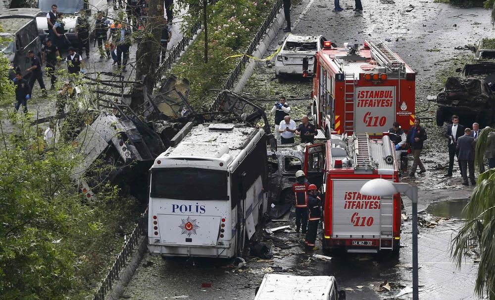 Un atentado terrorista deja una decena de muertos en Estambul