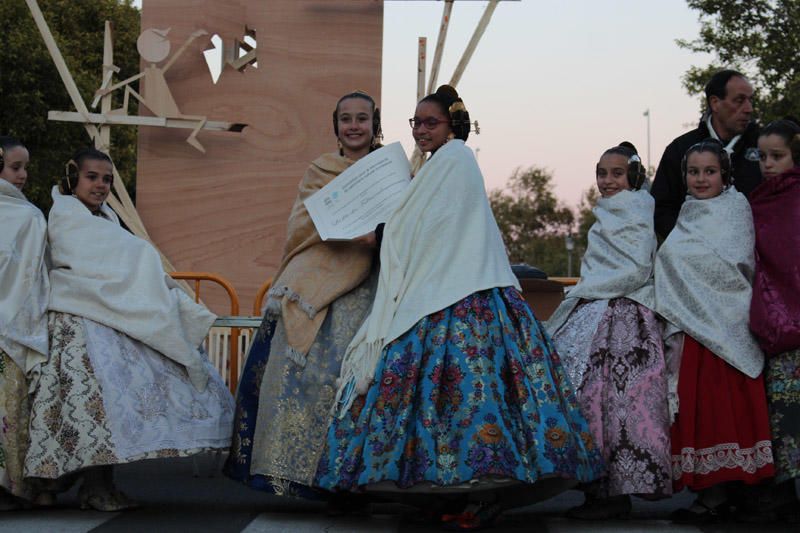 Entrega de los certificados de la Unesco a las Fallas infantiles