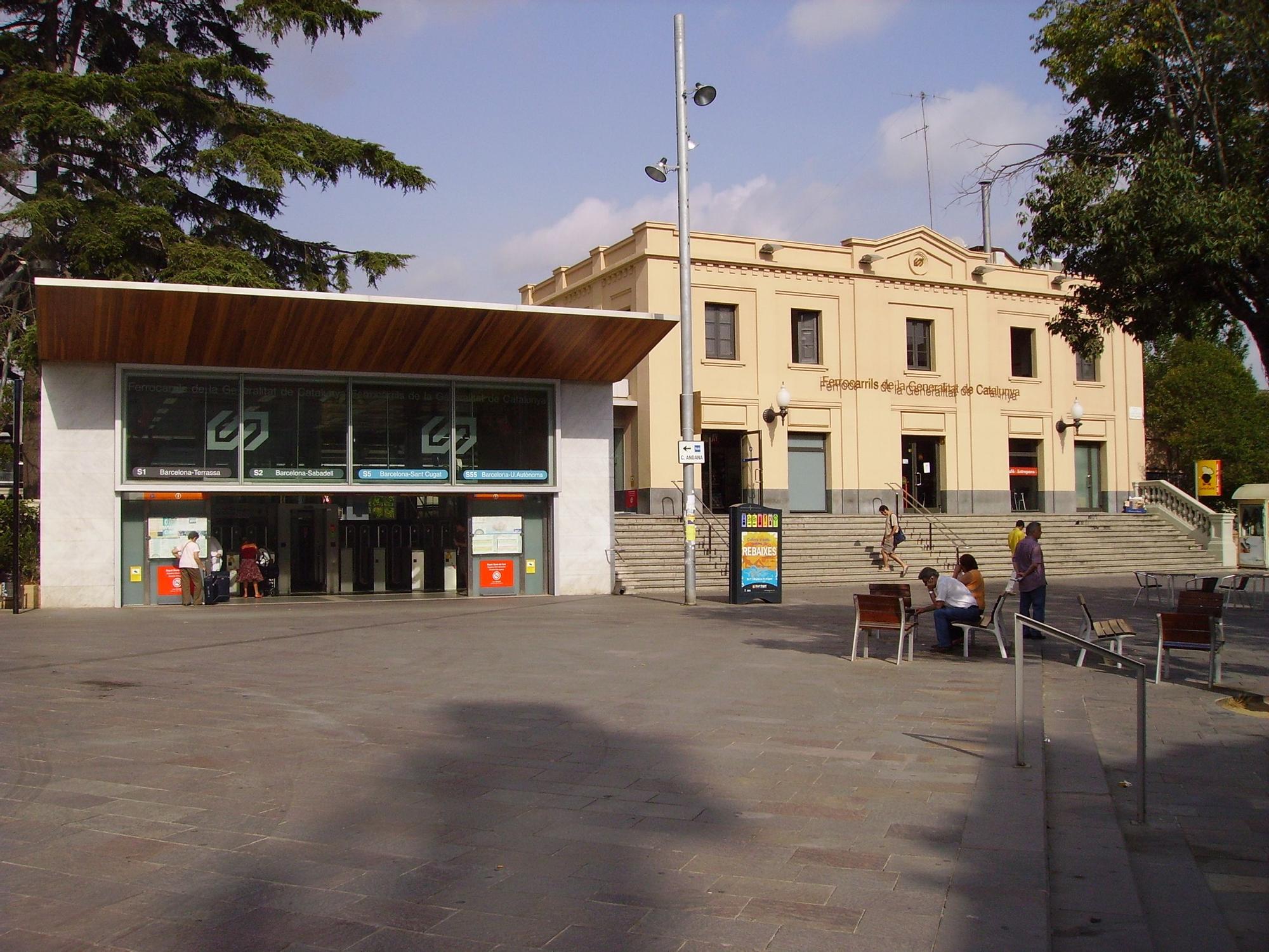 Estación Sant Cugat FGC Plaza Lluís Millet