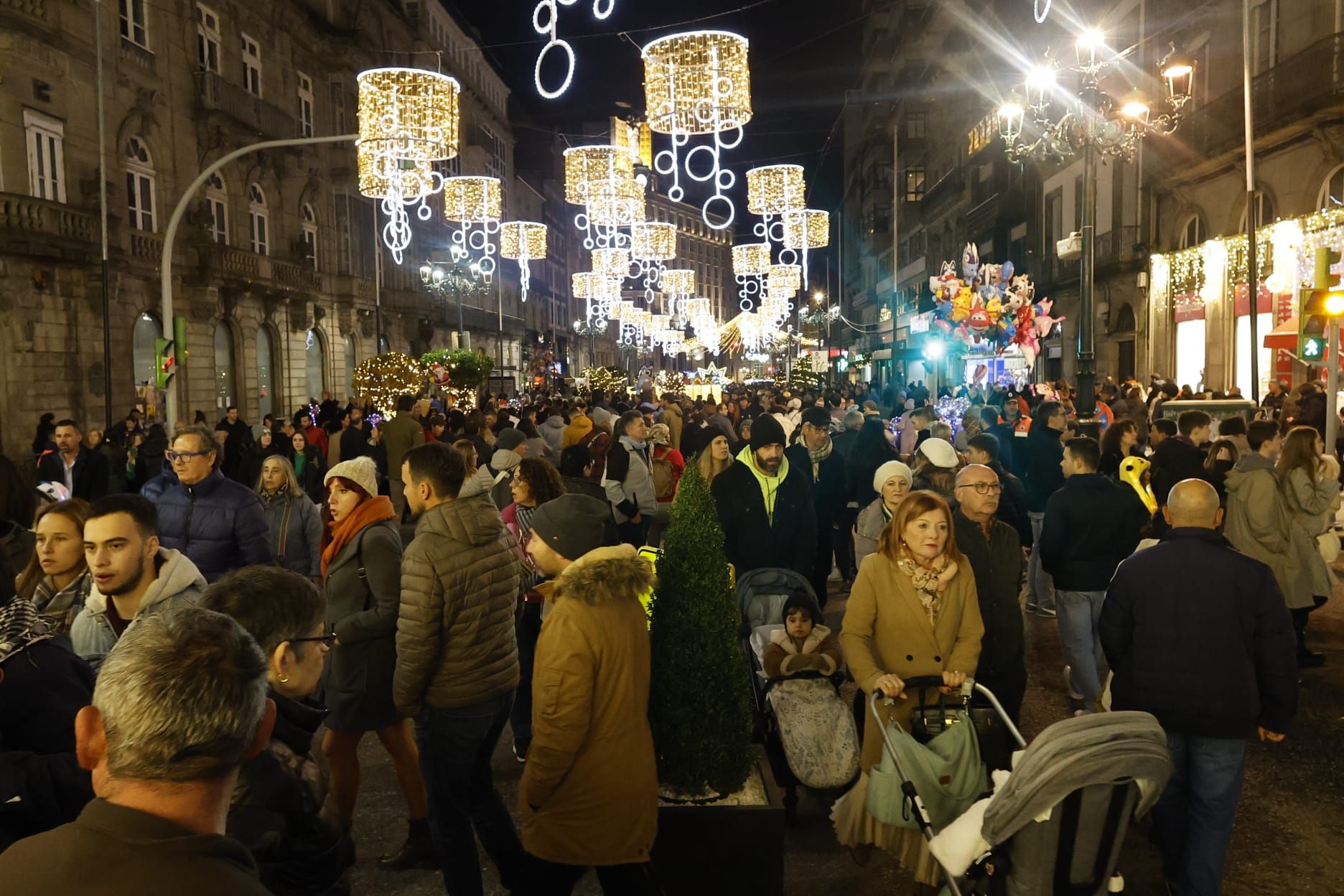 Vigo repite escenario: cae la noche y vuelven los atascos