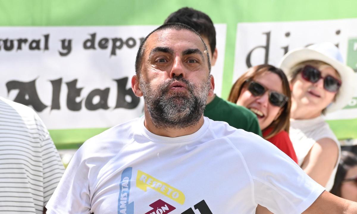 XIV Campeonato de lanzamiento de hueso de dátil de Elche, en imágenes