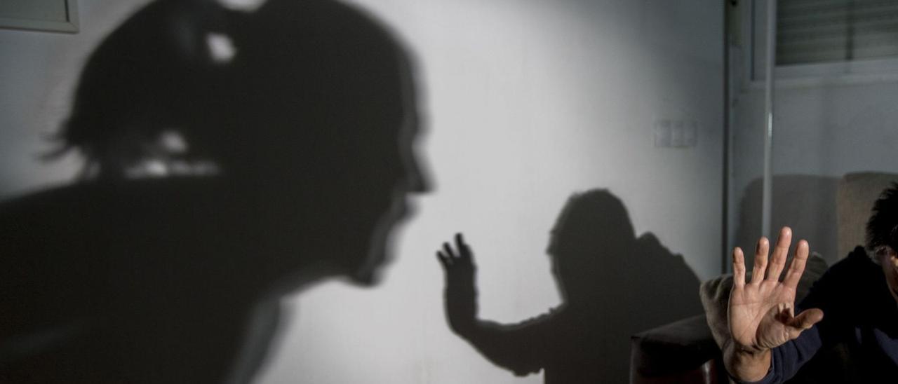 Las VI jornadas sobre Infancia y Adolescencia organizadas por el Síndic de Greuges revelan el problemático auge del maltrato de hijos e hijas sobre sus padres. | PILAR CORTÉS