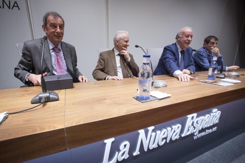 Vicente del Bosque participa en un acto con exjugadores del Oviedo