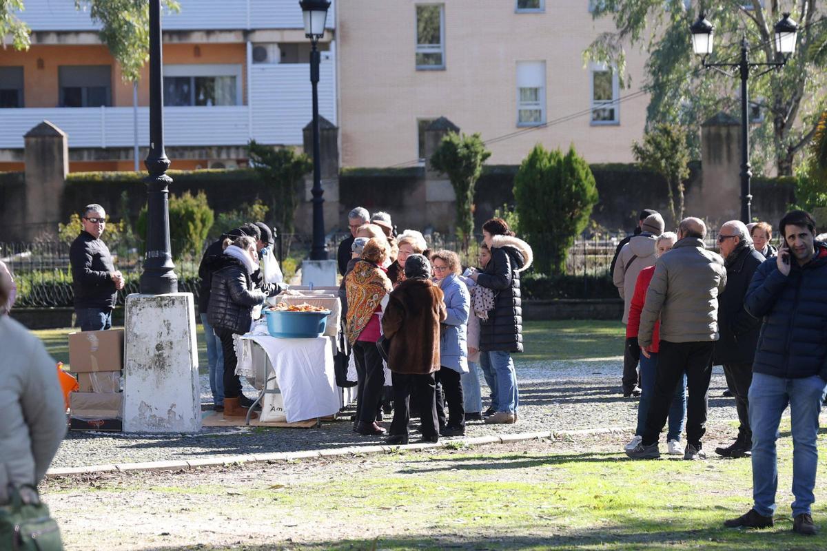 Fotogalería | La romería de los Santos Mártires llena de tradición y ambiente festivo el Paseo Alto de Cáceres