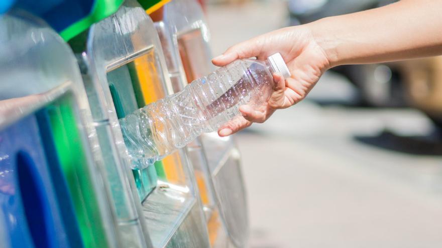 El uso correcto de los contenedores es una de las acciones clave para un correcto reciclaje.
