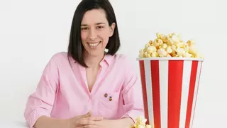 No solo palomitas: estos cuatro alimentos son muy peligrosos para los niños y la pediatra Mar López lo alerta