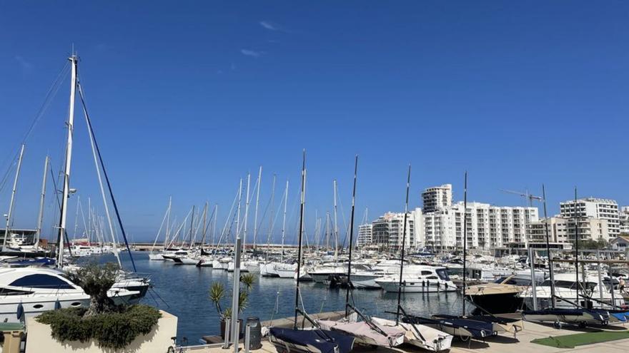 La Guardia Civil de Ibiza halla el cadáver de una mujer flotando en el puerto de Sant Antoni