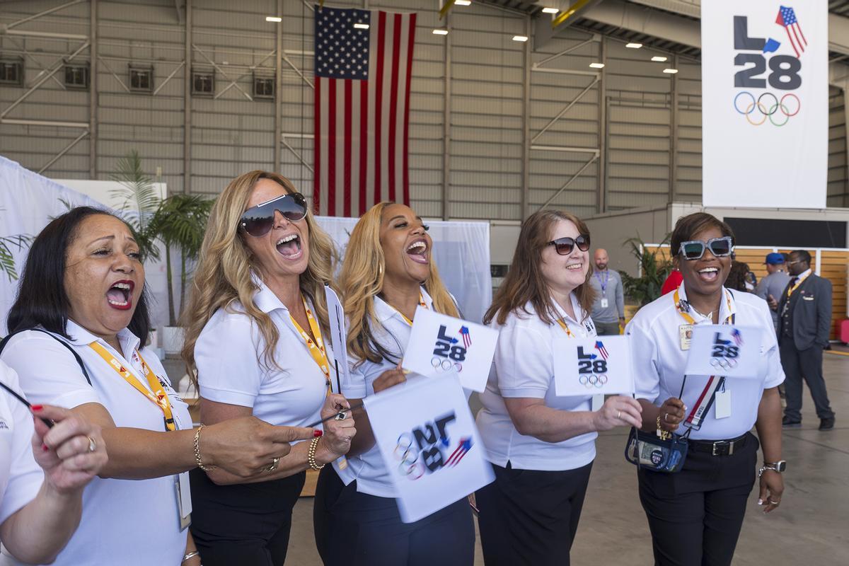 La bandera olímpica ya está en Los Ángeles, sede de los Juegos en 2028