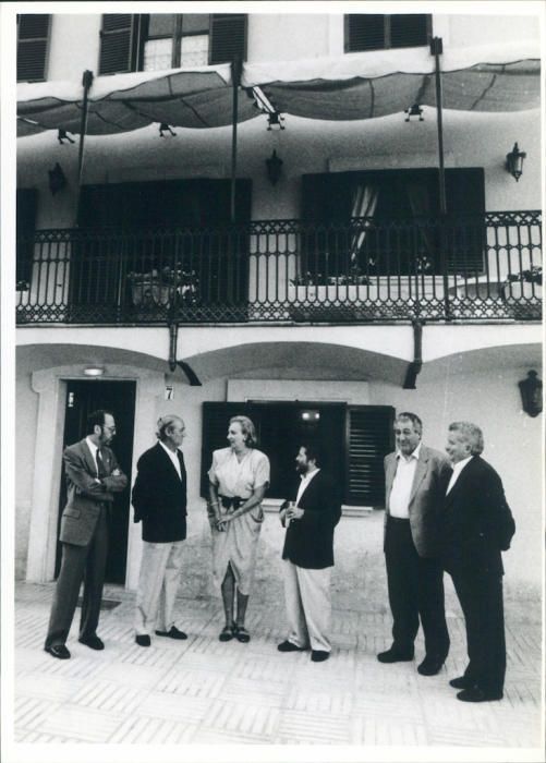 Doña Pilar vor ihrem Haus in Portopí.